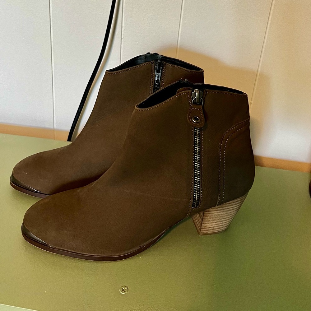 Diba Brown Suede Booties